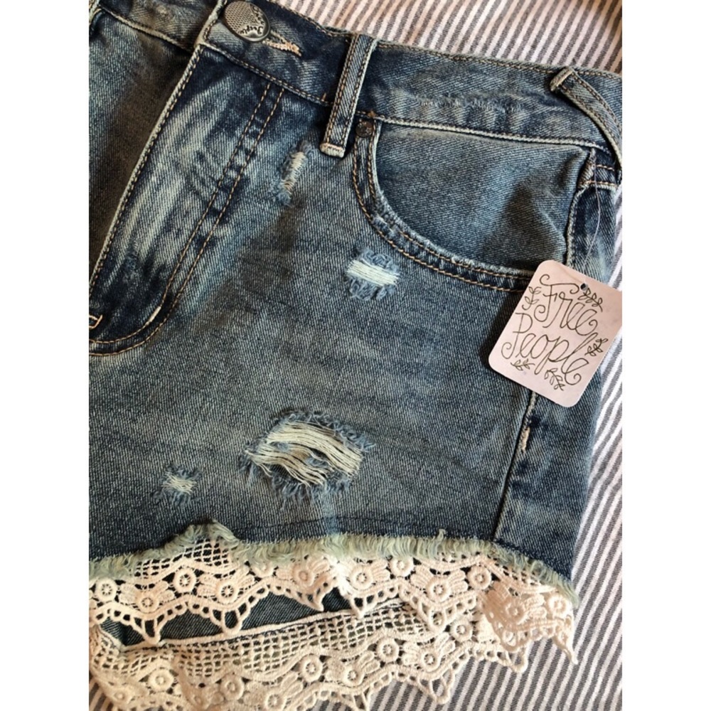 NWT Free People Lacey Denim Cutoff Shorts 25 - Picture 3 of 5